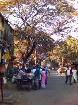 Hawkers near Jogeshwari station road